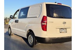 
										2018 Hyundai iLoad TQ4 2.5L Diesel full									
