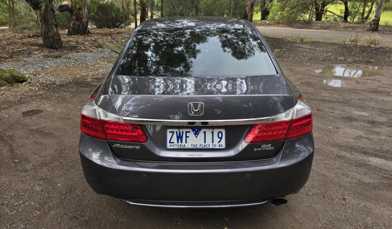 
								2013 Honda Accord 9th GenVTi-L Sedan full									