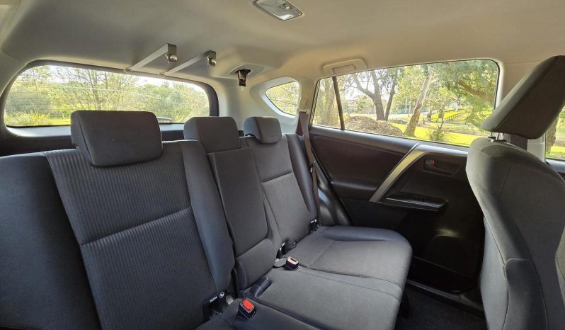 
								2018 Toyota RAV4 ZSA42R GX 2WD full									