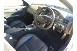 
										2009 Mercedes-Benz C63 AMG W204 full									