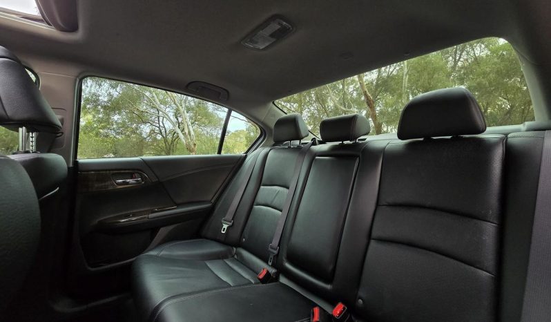 
								2013 Honda Accord 9th GenVTi-L Sedan full									