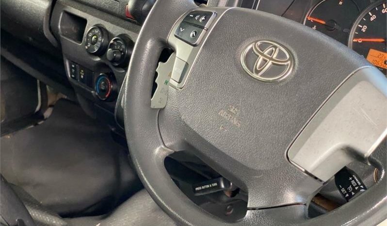 
								2018 Toyota Hiace Commuter Auto Bus full									