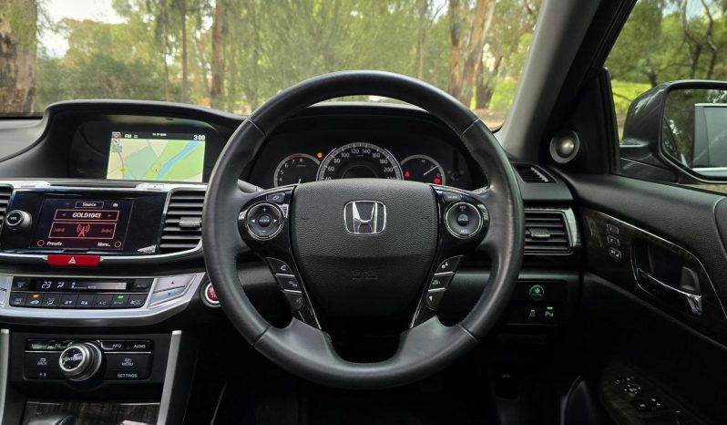 
								2013 Honda Accord 9th GenVTi-L Sedan full									