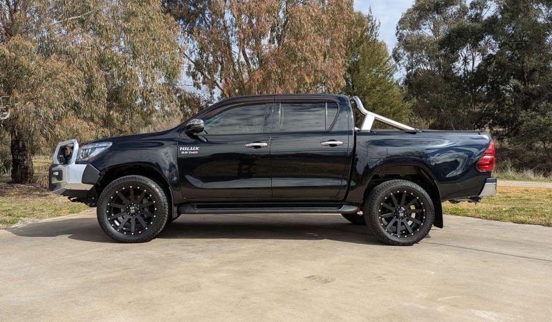 
								2018 Toyota Hilux SR5 GUN126R 4X4 full									