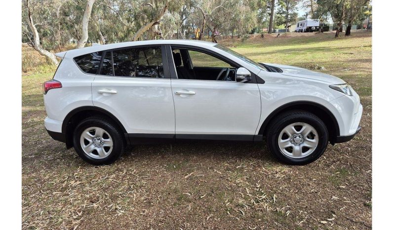 
								2017 Toyota RAV4 GX Auto AWD full									