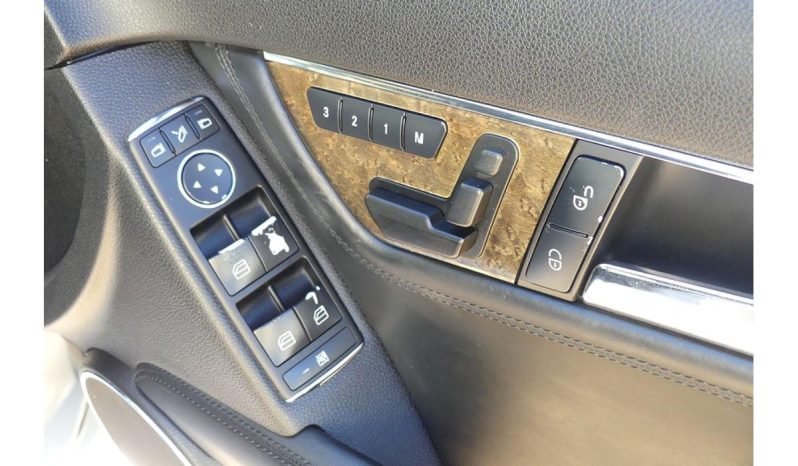
								2009 Mercedes-Benz C63 AMG W204 full									