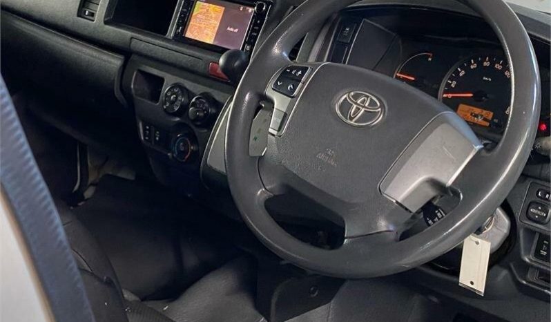 
								2018 Toyota Hiace Commuter Auto Bus full									