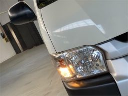
										2018 Toyota Hiace Commuter Auto Bus full									