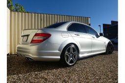 
										2009 Mercedes-Benz C63 AMG W204 full									