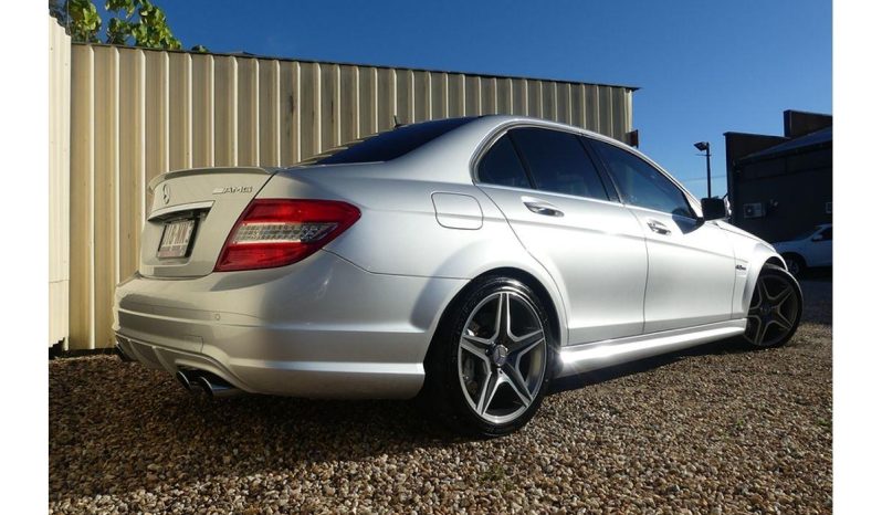 
								2009 Mercedes-Benz C63 AMG W204 full									
