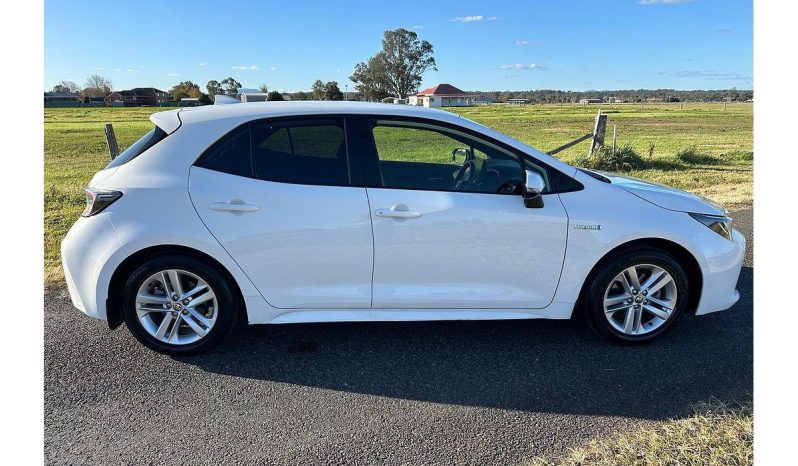 
								2019 Toyota Corolla SX Hybrid Auto full									