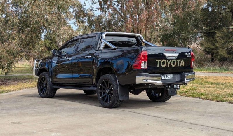 
								2018 Toyota Hilux SR5 GUN126R 4X4 full									