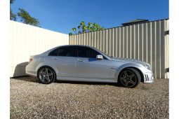
										2009 Mercedes-Benz C63 AMG W204 full									