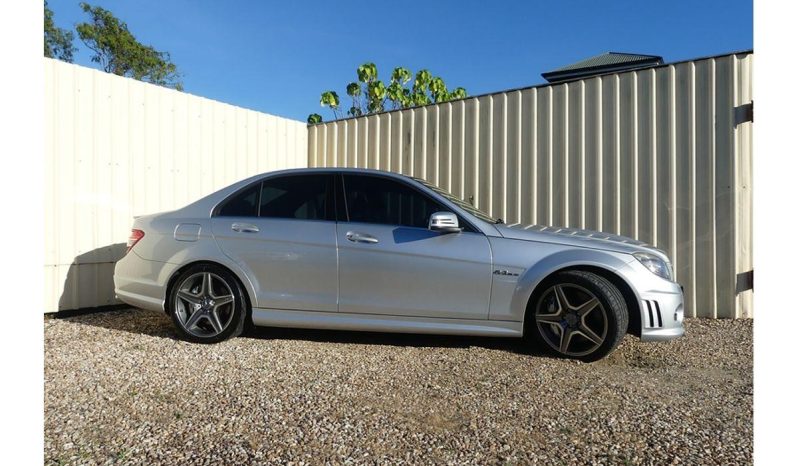 
								2009 Mercedes-Benz C63 AMG W204 full									