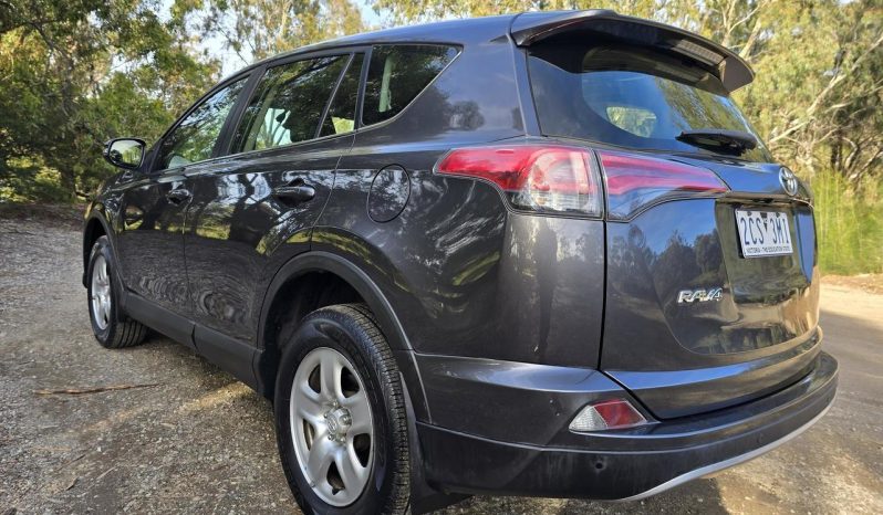 
								2018 Toyota RAV4 ZSA42R GX 2WD full									