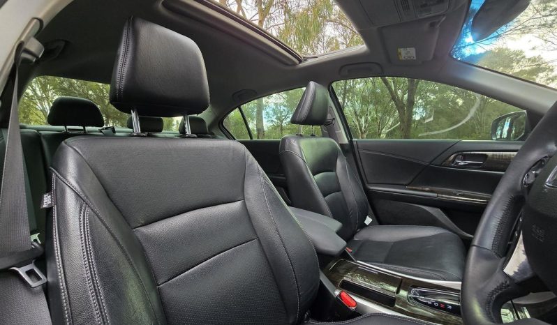 
								2013 Honda Accord 9th GenVTi-L Sedan full									