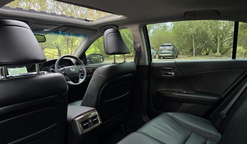 
								2013 Honda Accord 9th GenVTi-L Sedan full									