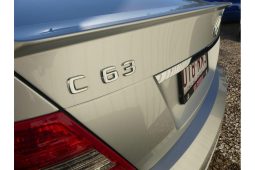 
										2009 Mercedes-Benz C63 AMG W204 full									
