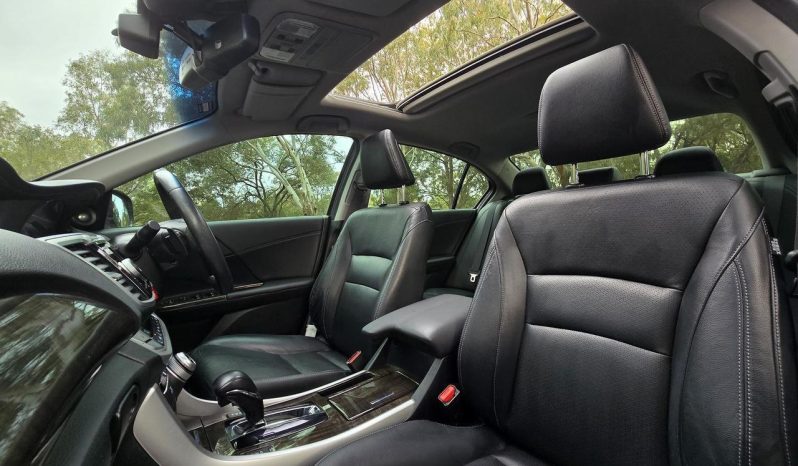 
								2013 Honda Accord 9th GenVTi-L Sedan full									