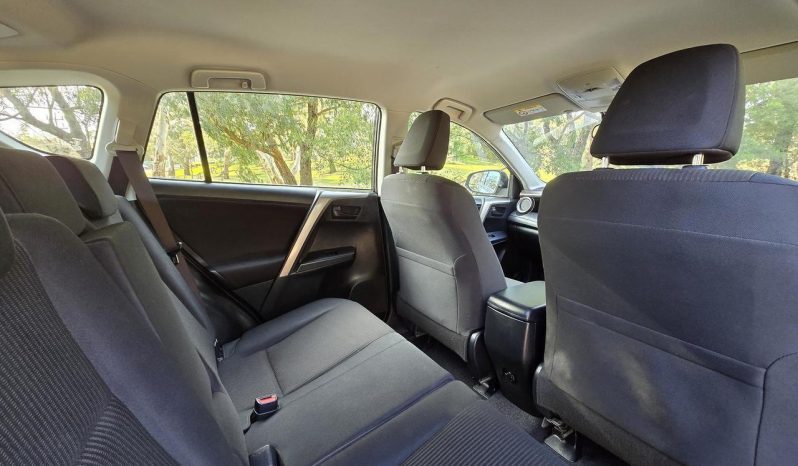 
								2018 Toyota RAV4 ZSA42R GX 2WD full									