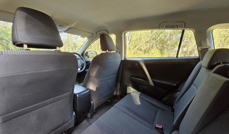 
								2018 Toyota RAV4 ZSA42R GX 2WD full									