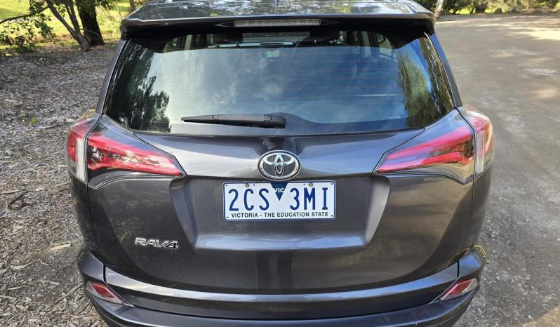 
								2018 Toyota RAV4 ZSA42R GX 2WD full									
