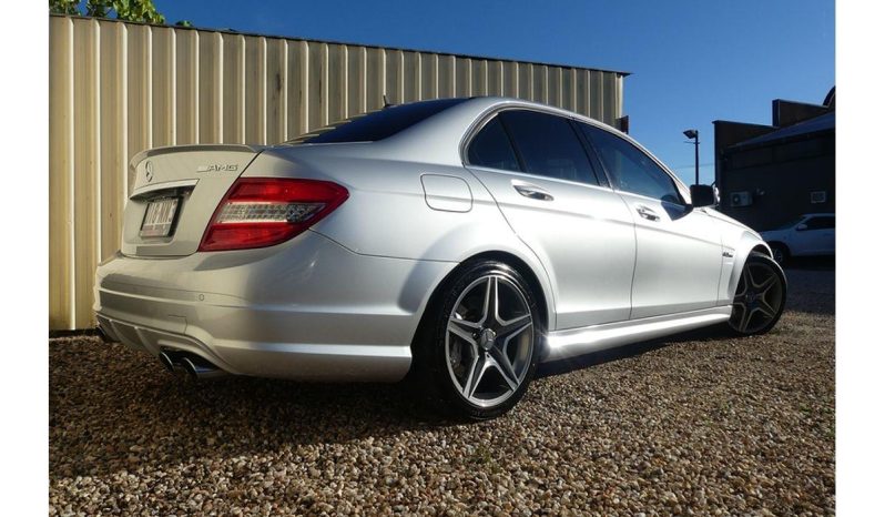 
								2009 Mercedes-Benz C63 AMG W204 full									