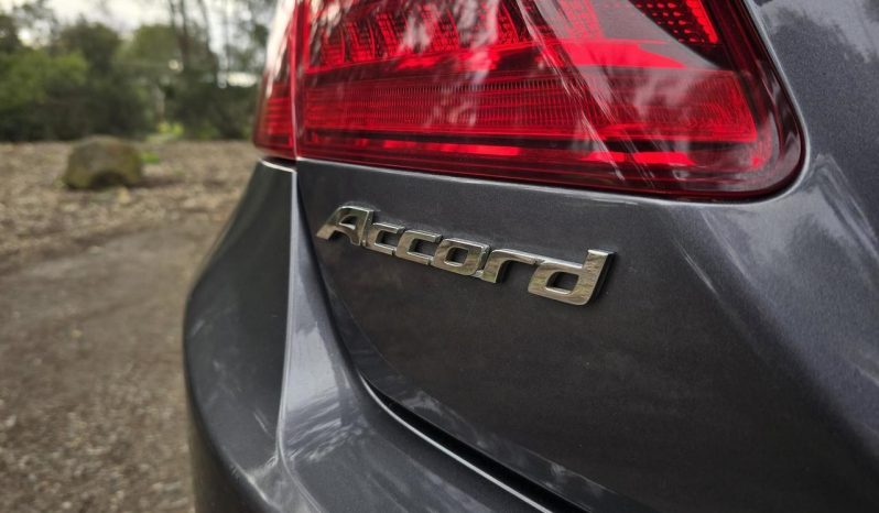 
								2013 Honda Accord 9th GenVTi-L Sedan full									