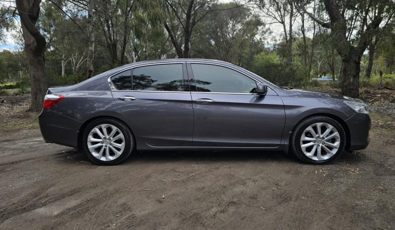
								2013 Honda Accord 9th GenVTi-L Sedan full									