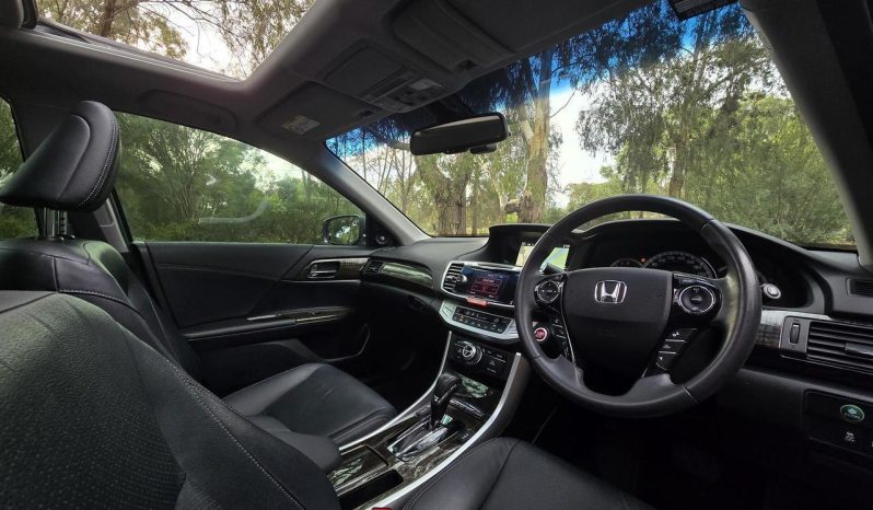 
								2013 Honda Accord 9th GenVTi-L Sedan full									