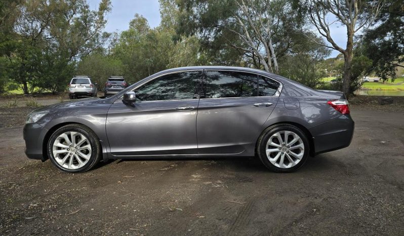 
								2013 Honda Accord 9th GenVTi-L Sedan full									