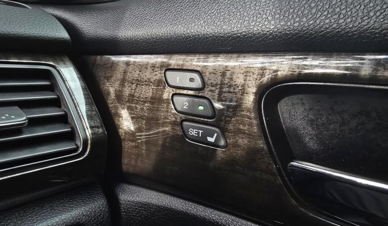
								2013 Honda Accord 9th GenVTi-L Sedan full									