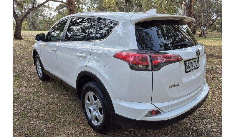 
								2017 Toyota RAV4 GX Auto AWD full									