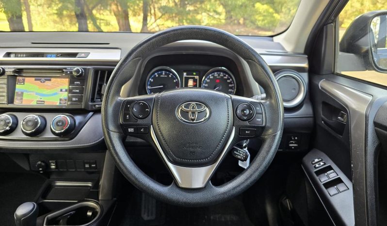 
								2018 Toyota RAV4 ZSA42R GX 2WD full									