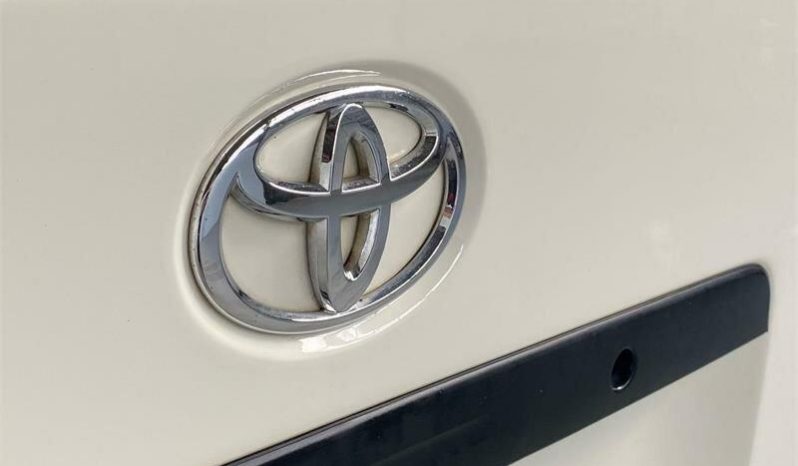 
								2018 Toyota Hiace Commuter Auto Bus full									