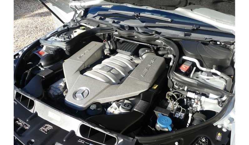 
								2009 Mercedes-Benz C63 AMG W204 full									
