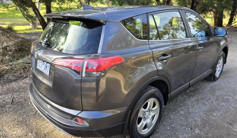 
								2018 Toyota RAV4 ZSA42R GX 2WD full									
