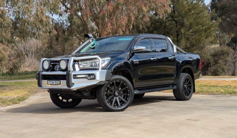 
								2018 Toyota Hilux SR5 GUN126R 4X4 full									