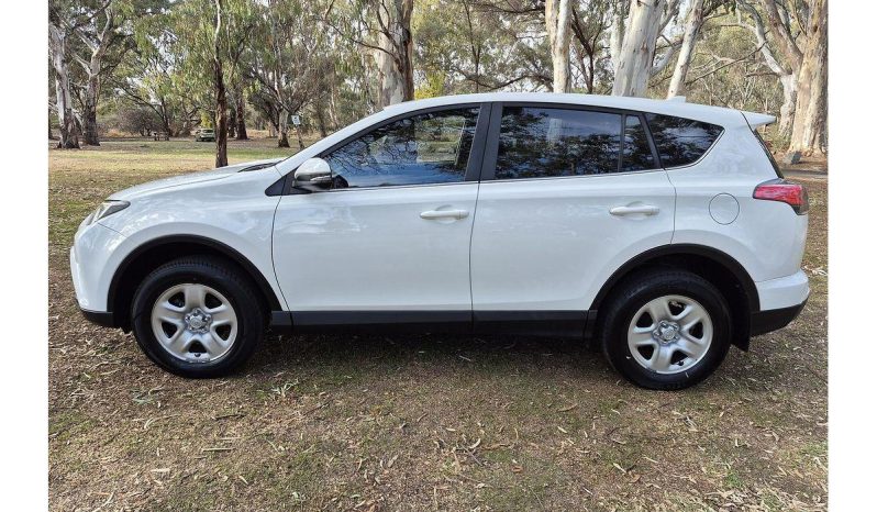 
								2017 Toyota RAV4 GX Auto AWD full									